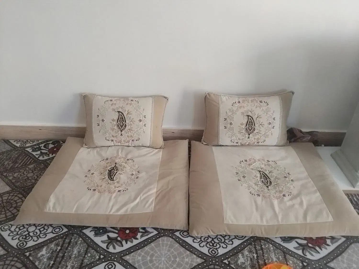 رویه بالش|رختخواب، بالش، پتو|لردگان, |دیوار