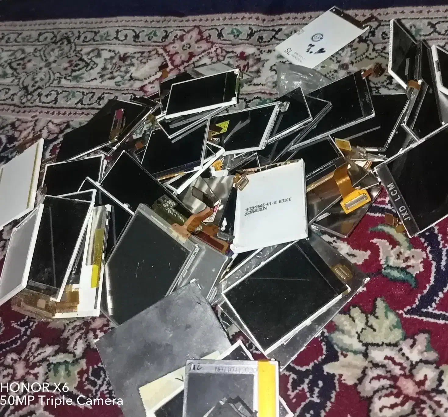 ال سی دی(تعداد زیادی)دونه ای40تا50هزارتومن|تلویزیون و پروژکتور|مشهد, شهرک ابوذر|دیوار