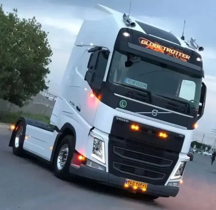 ب راننده پایه یک با تجربه بالا نیازمند|استخدام حمل و نقل|قزوین, |دیوار