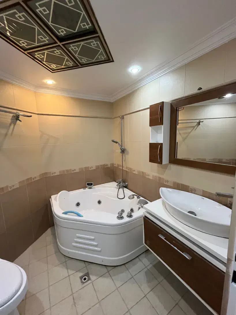 فرشته/ ۲۰۰ متر/ تک واحدی ۲ پارکینگ