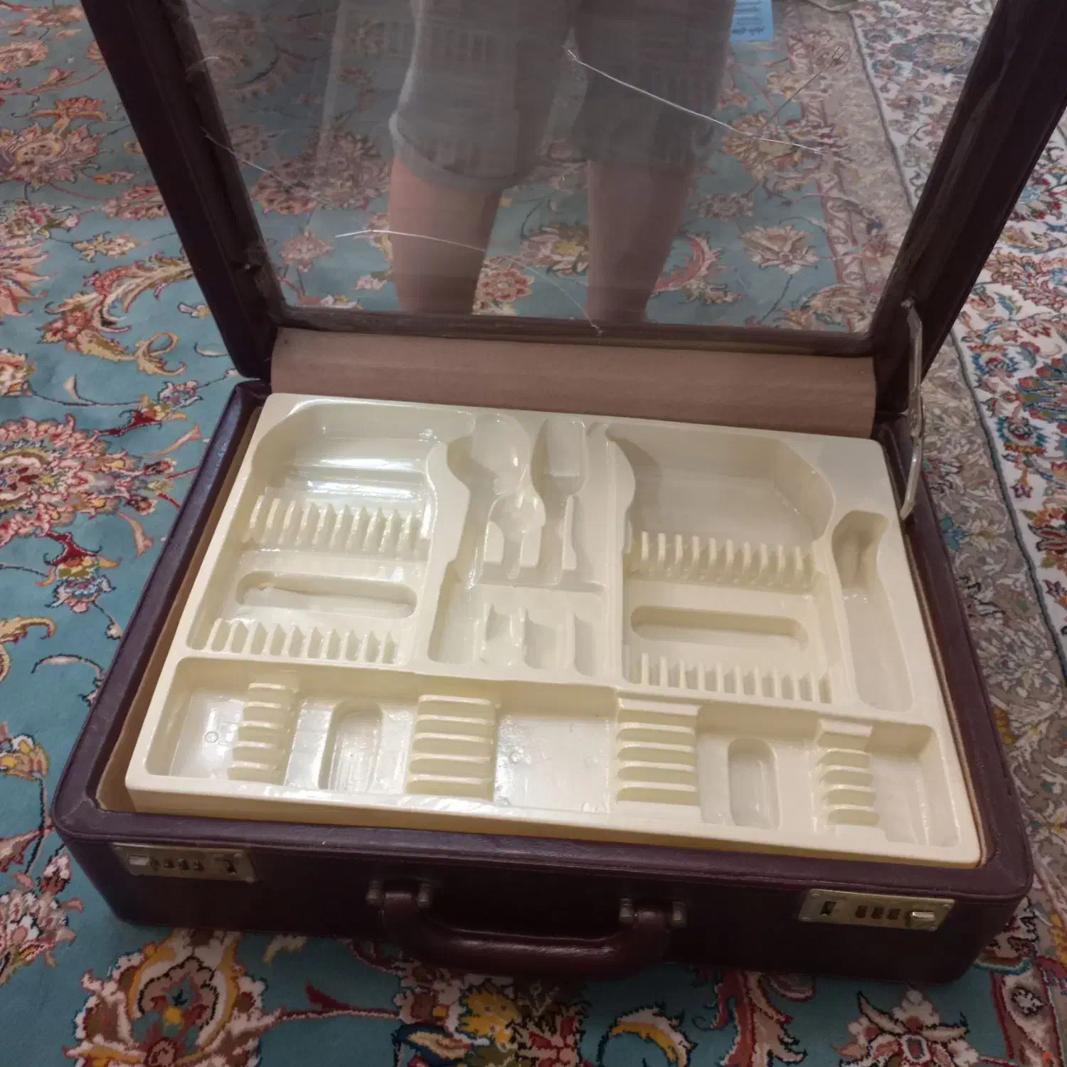 چمدان قاشق چنگال|ظروف سرو و پذیرایی|تهران, چهارصد دستگاه|دیوار