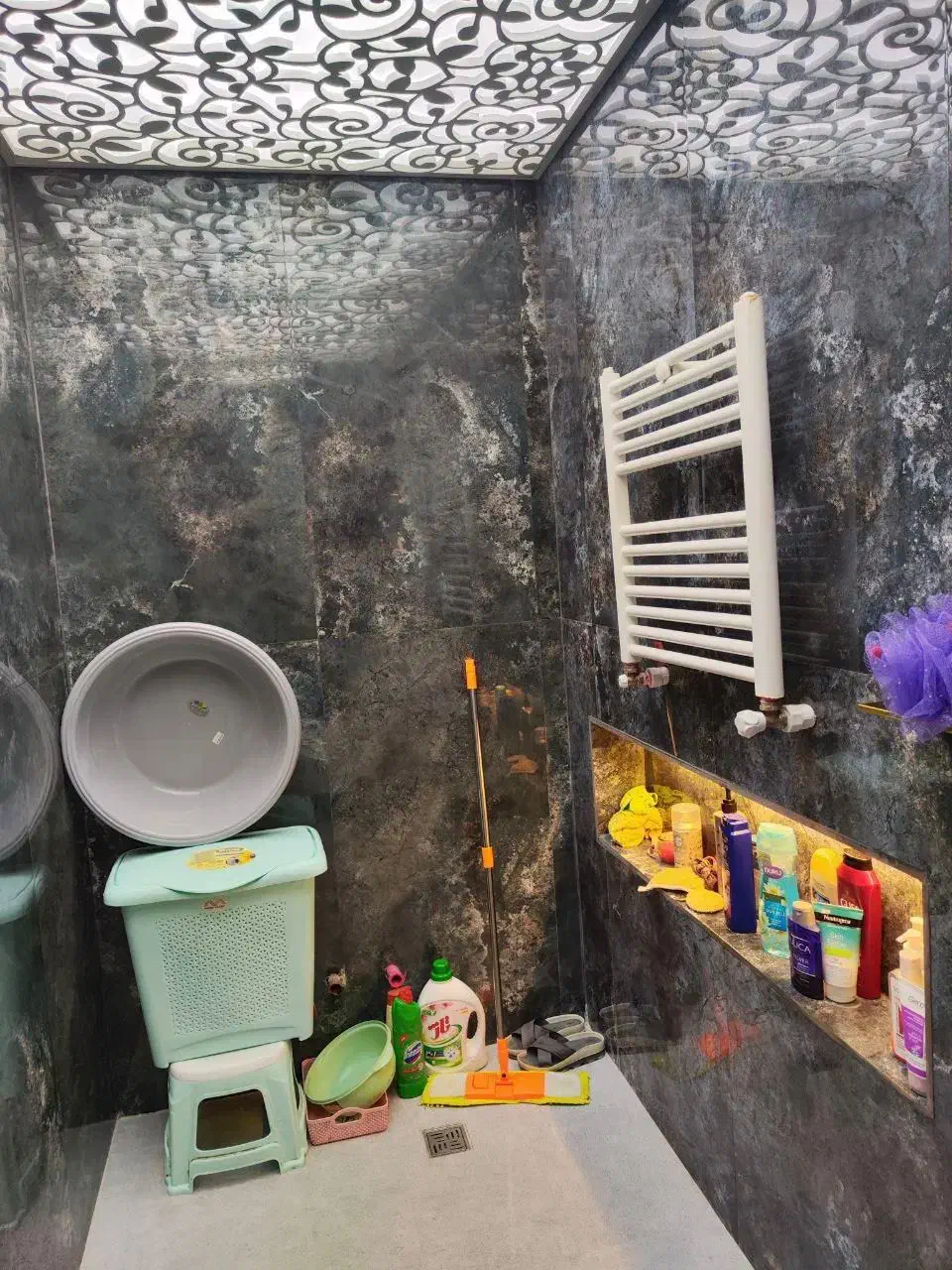 اجرای سنگ کاری کاشی کاری مدرن درجه ای ۱|خدمات پیشه و مهارت|کیاشهر, |دیوار