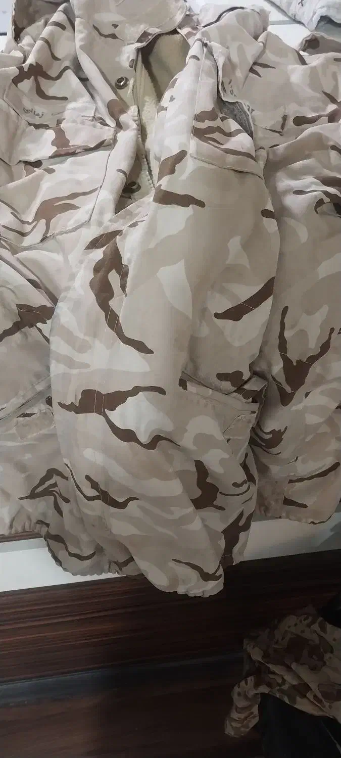 لباس سربازی|لباس|کرج, پیشاهنگی|دیوار