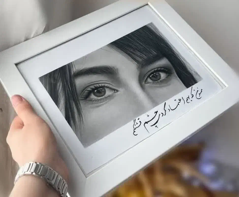 طراحی نقاشی تک چشم کادو عاشقانه و زیبا|تابلو، نقاشی، عکس|همدان, |دیوار