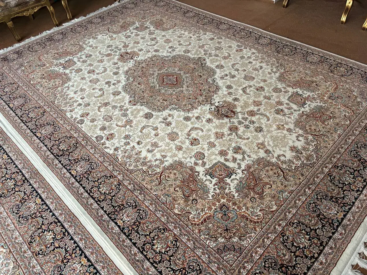 فرش 9 متری گردویی|فرش|فلاورجان, |دیوار