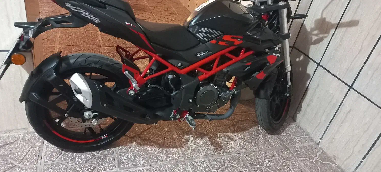 موتور بنلی ۲۵۰ تک سیلندر مدل ۴۰۲ بسیار کم کار|موتورسیکلت|سمنان, |دیوار