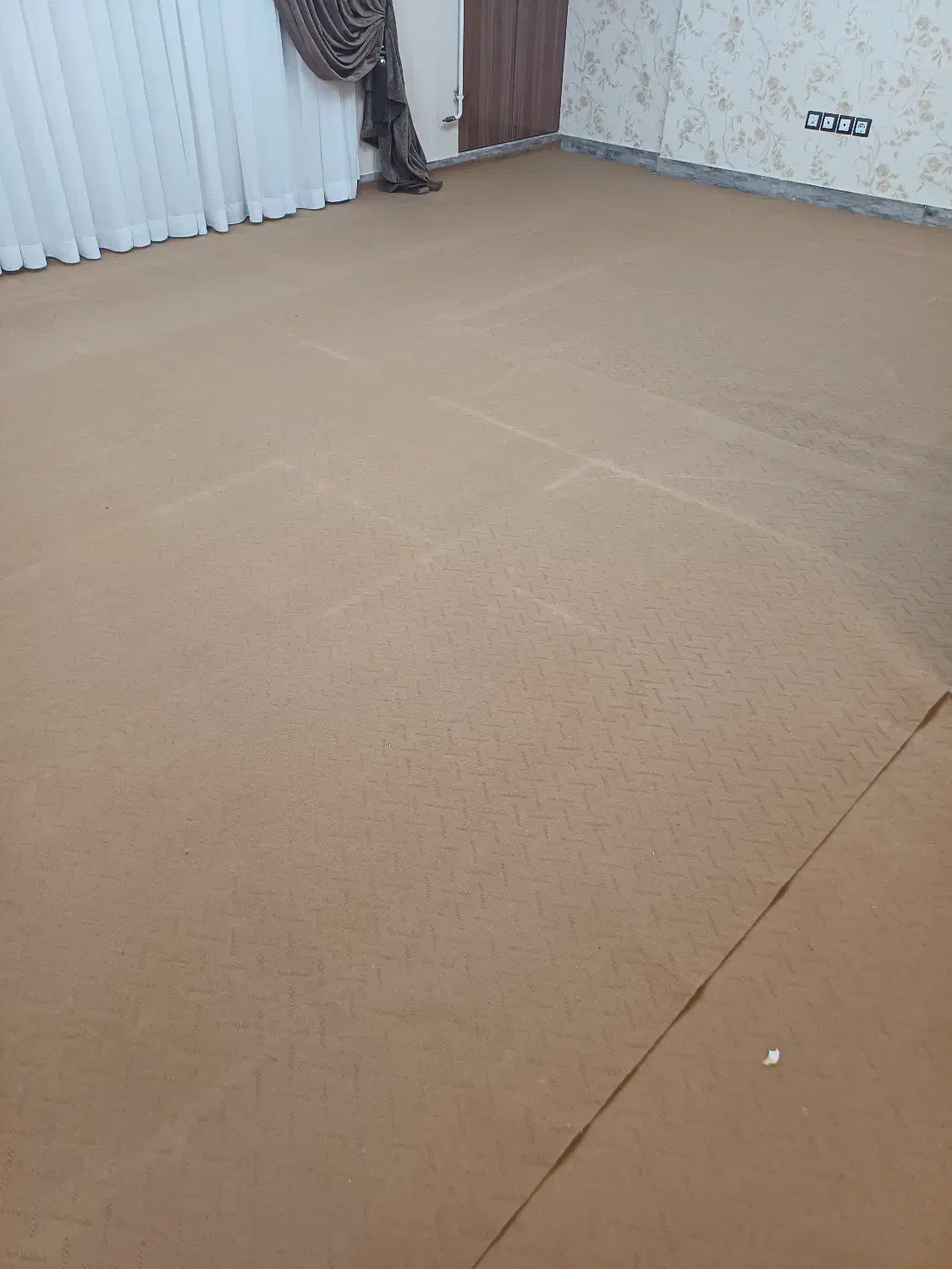 چهار تیکه موکت تمیز رنگ شکلاتی طرح دار|موکت|قروه, |دیوار