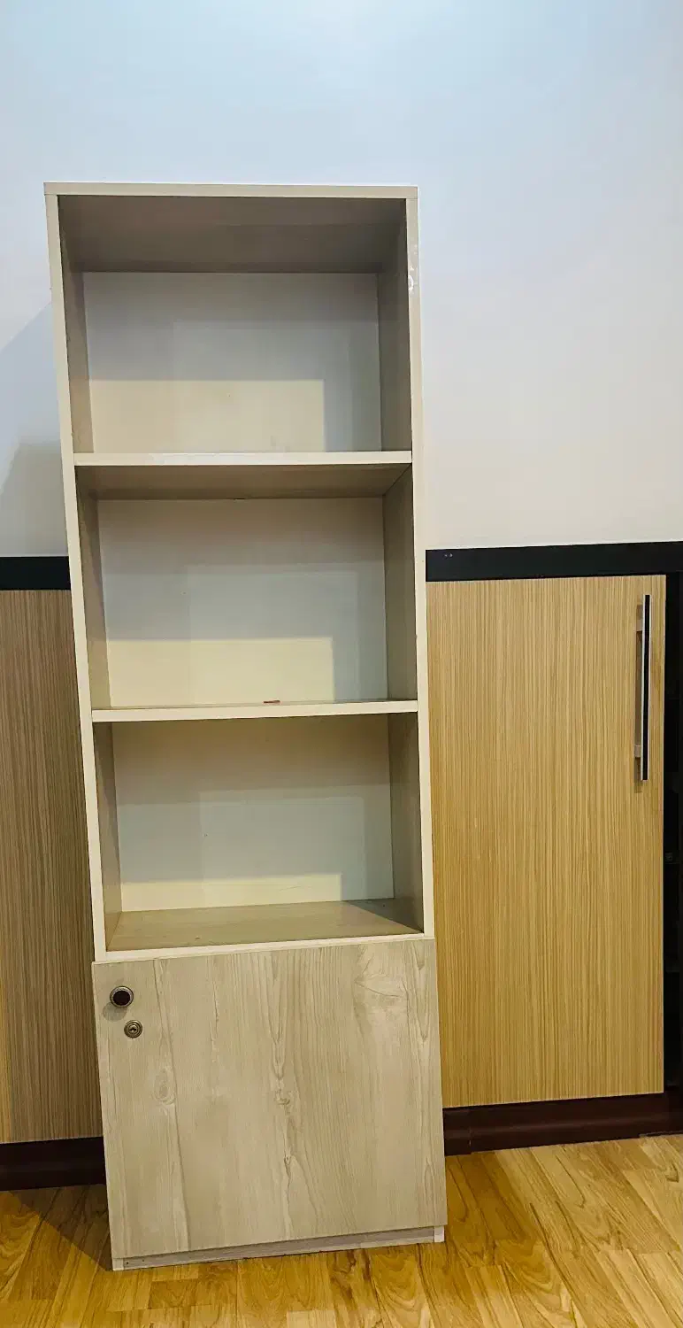 شلف|کتابخانه، شلف، قفسههای دیواری|قدس, شهرقدس|دیوار