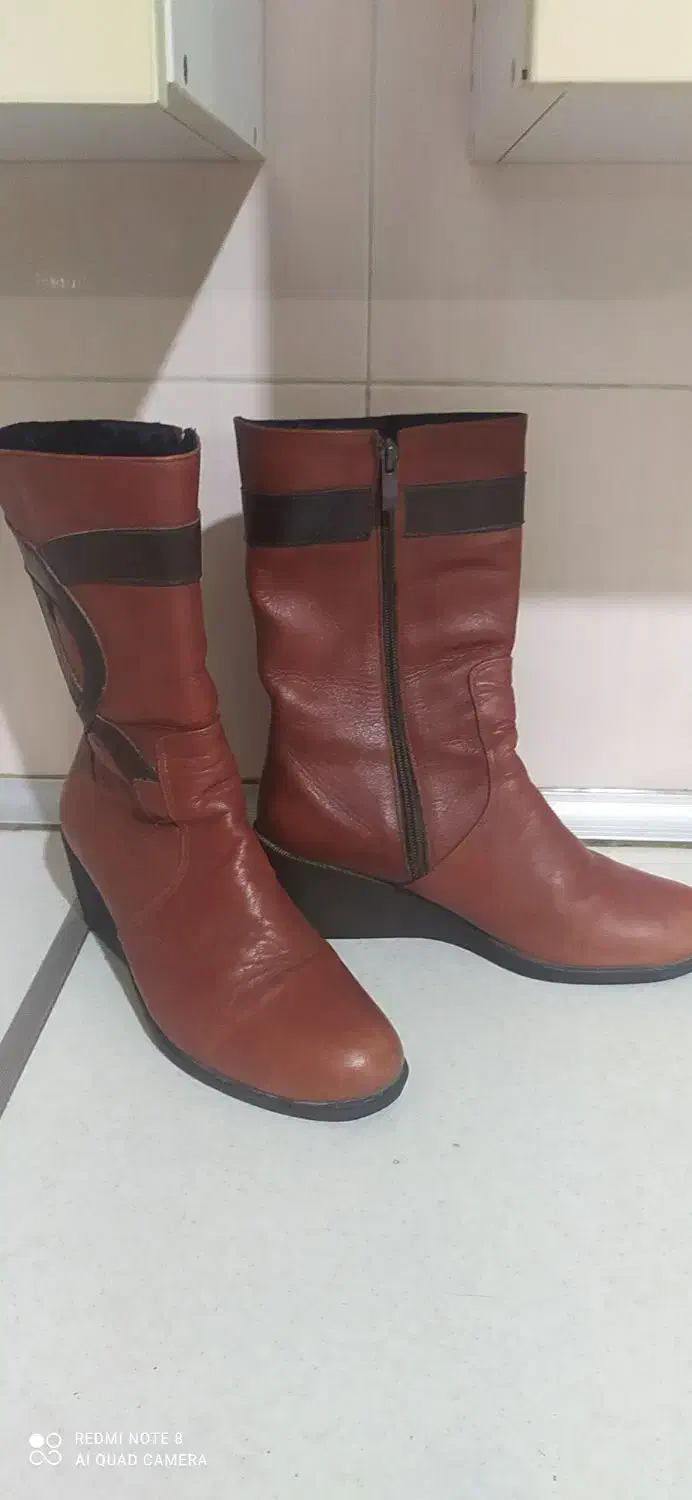 پوتین|کیف، کفش، کمربند|گرگان, |دیوار