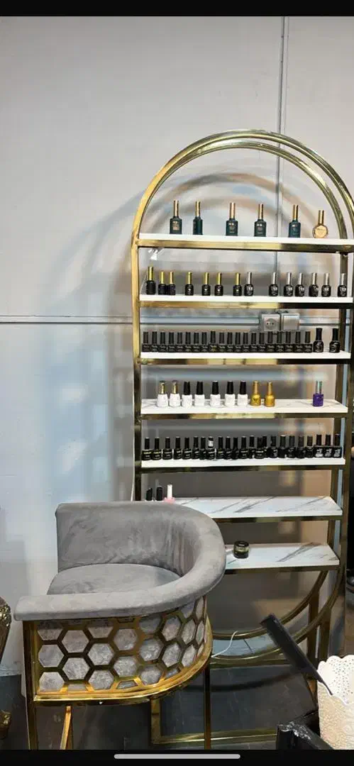 میز و صندلی واستند لاک  کاشت ناخن|آرایشگاه و سالن‌های زیبایی|لنجان, |دیوار