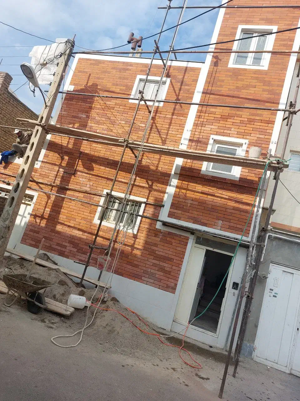 کاشیکار کاشیکاری نصب پله و درب بنا جدولکار نماکار|خدمات پیشه و مهارت|مشهد, جانباز|دیوار