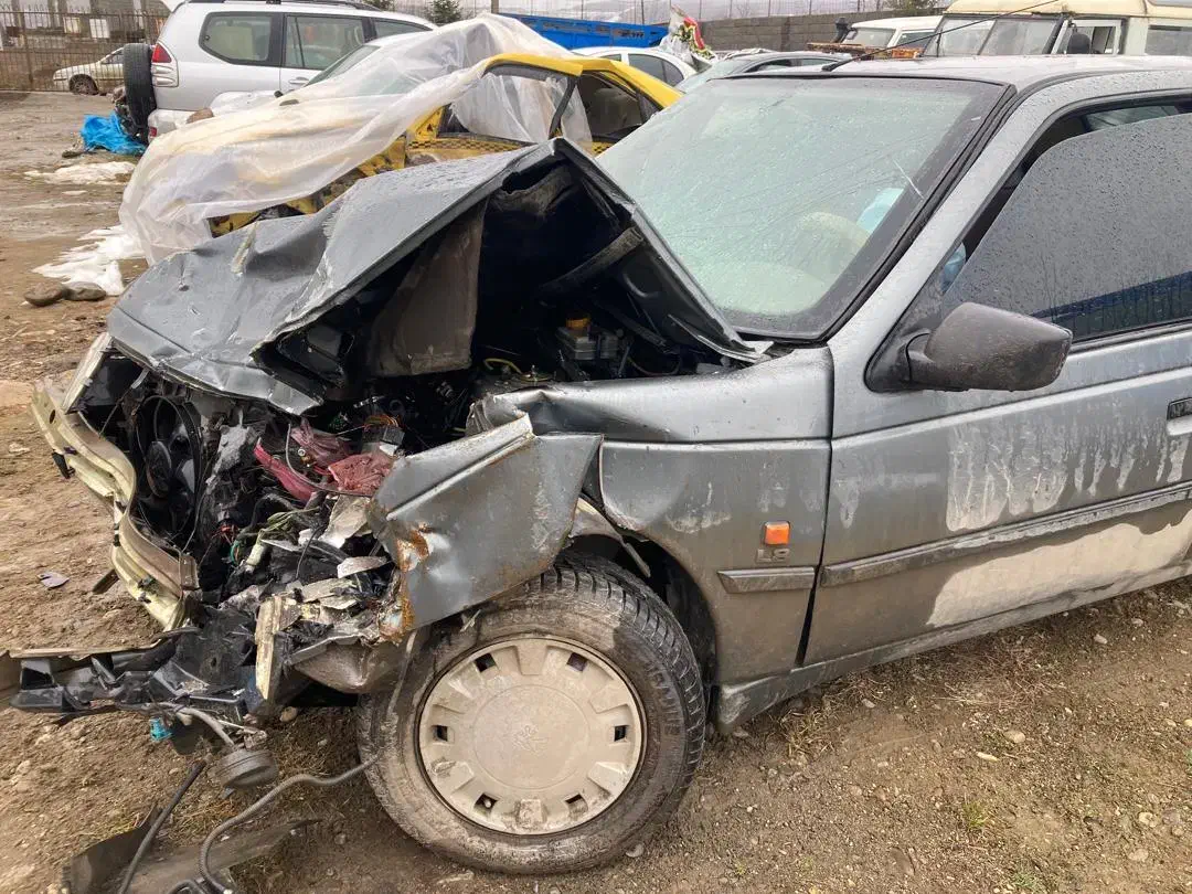 پژو 93 تصادفی|خودرو سواری و وانت|کلاردشت, |دیوار