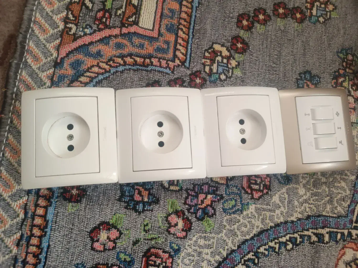 کلید و پریز|مصالح و تجهیزات ساختمان|بروجرد, |دیوار