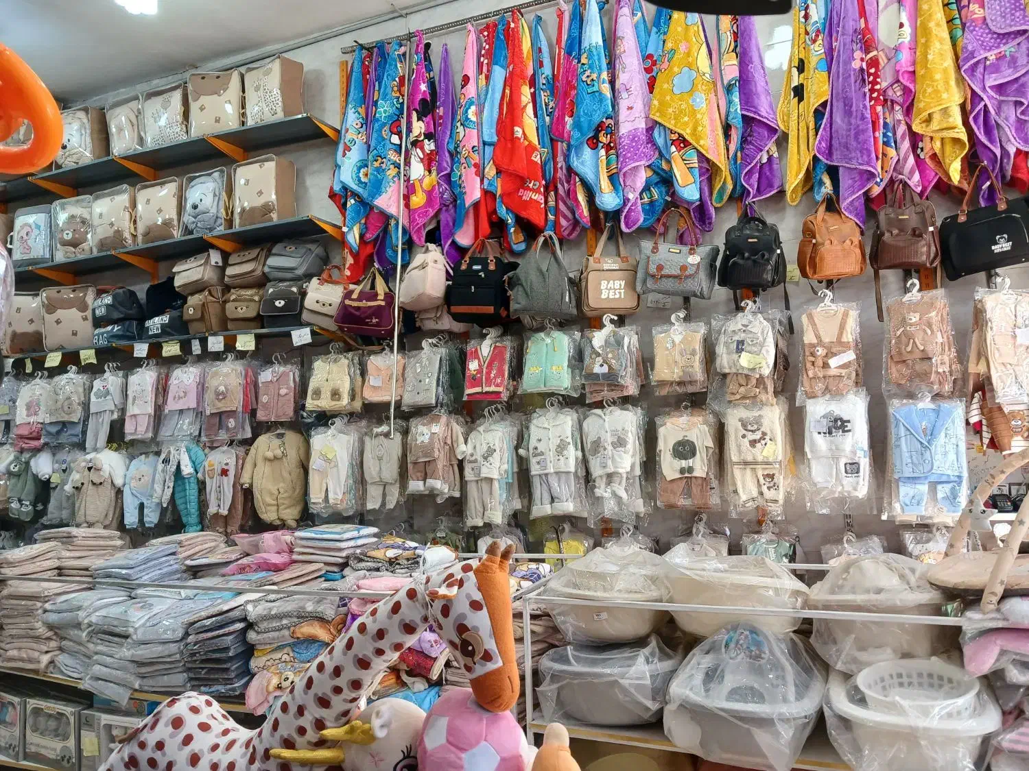 سیسمونی رضا فلاح بازارسرپوش  کالسکه تخت کمد نوزاد|اسباب و اثاث بچه|نیشابور, فردوسی جنوبی|دیوار