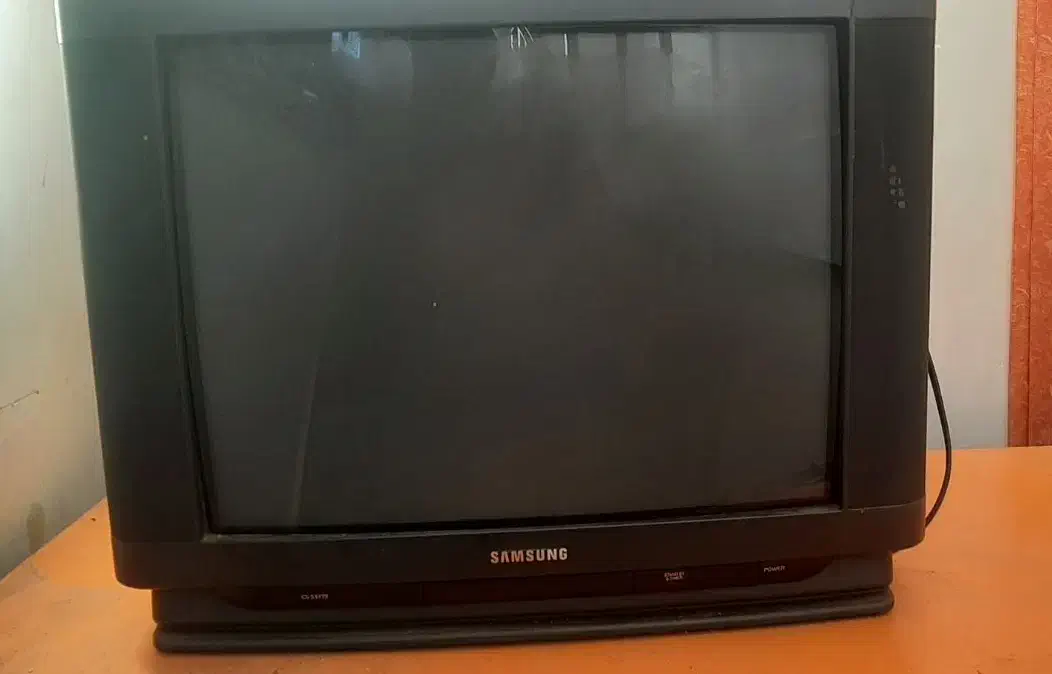 تلوزیونی سامسونگ اصل کره ۲۴ اینج رنگی محدب|تلویزیون و پروژکتور|تبریز, |دیوار