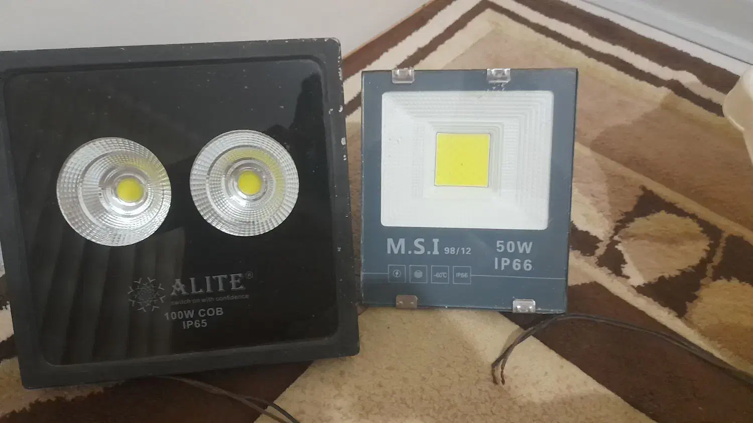 دوعددپرژکتور۵۰و۱۰۰وات|لامپ و چراغ|محمدشهر, ولدآباد|دیوار