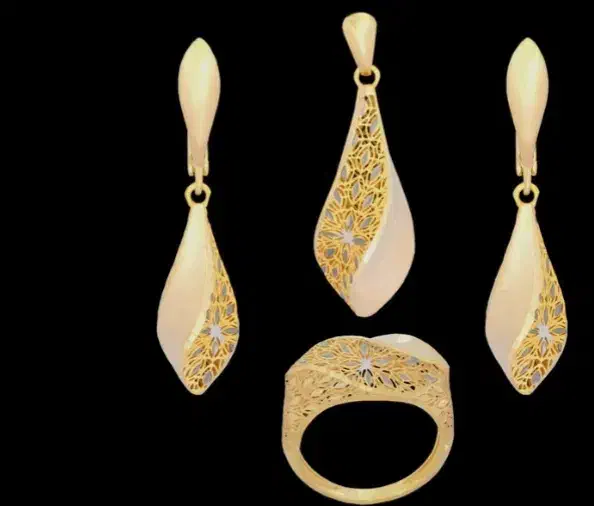 یک دستبند طلای گمشده|اشیا|ارومیه, |دیوار