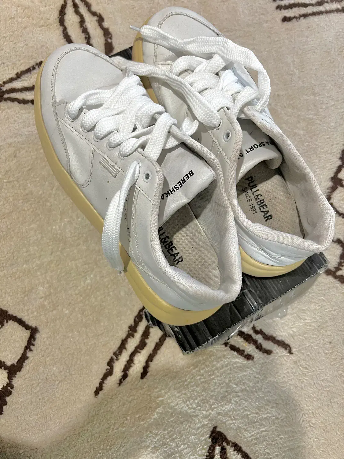 کفش کتانی برشکا سفید orginal|کیف، کفش، کمربند|آستارا, |دیوار