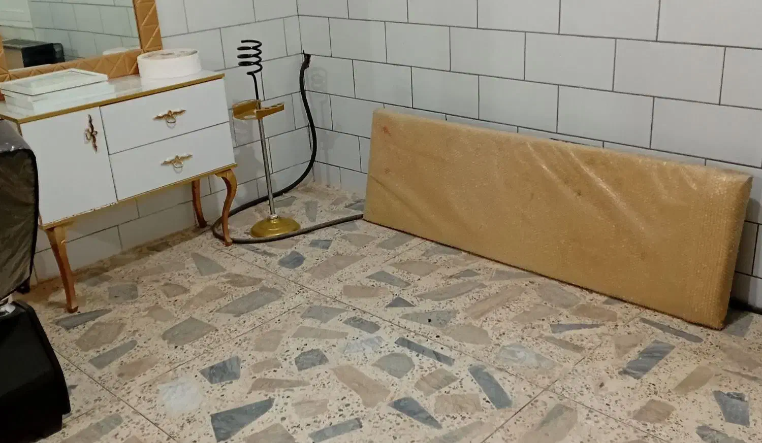 وسایل آرایشگاه و سالن|آرایشگاه و سالنهای زیبایی|لاران, |دیوار