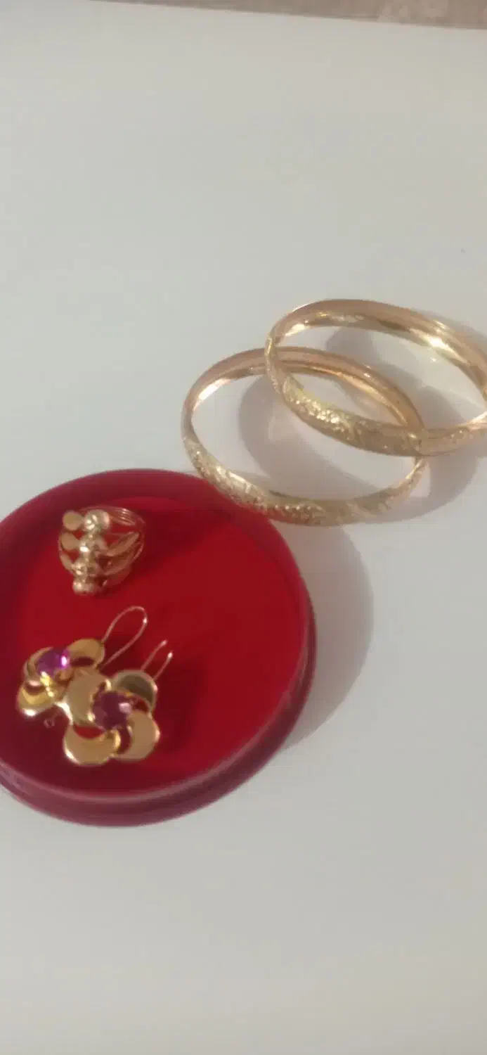 فروش مقداری طلا قیمت 100بالا تابلو|جواهرات|لردگان, |دیوار