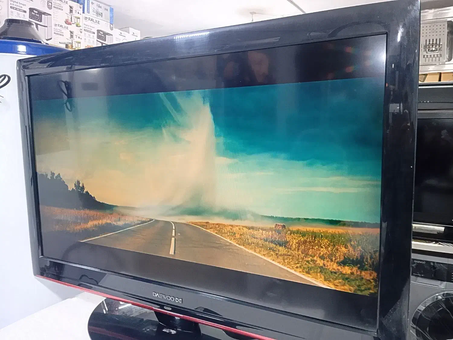 ال سی دی ۴۲ اینچ دوو دیجیتال سر خود|تلویزیون و پروژکتور|کوهدشت, |دیوار