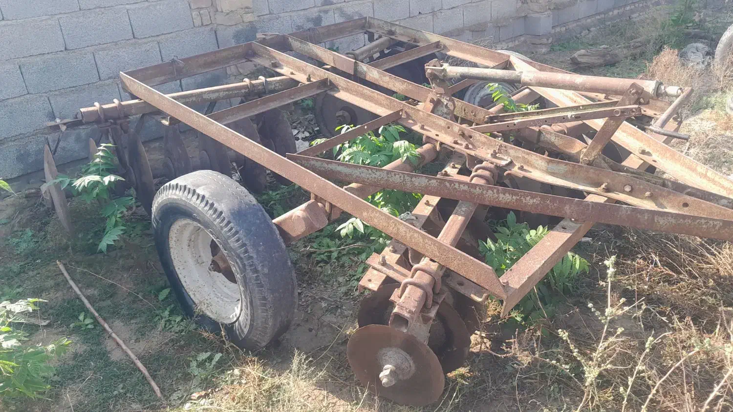 سلام یک دیکس ۲۸پره رومانی تمیز فروش فوری|ماشینآلات صنعتی|سیمین شهر, |دیوار