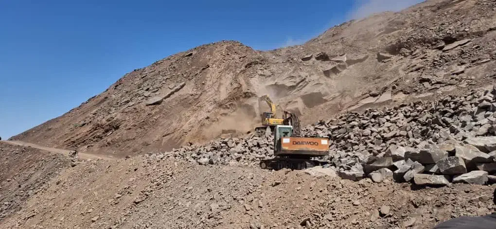 ۲۴هکتار معدن سنگ قرمز کیلان|فروش دفتر صنعتی، کشاورزی، تجاری|دماوند, دماوند|دیوار