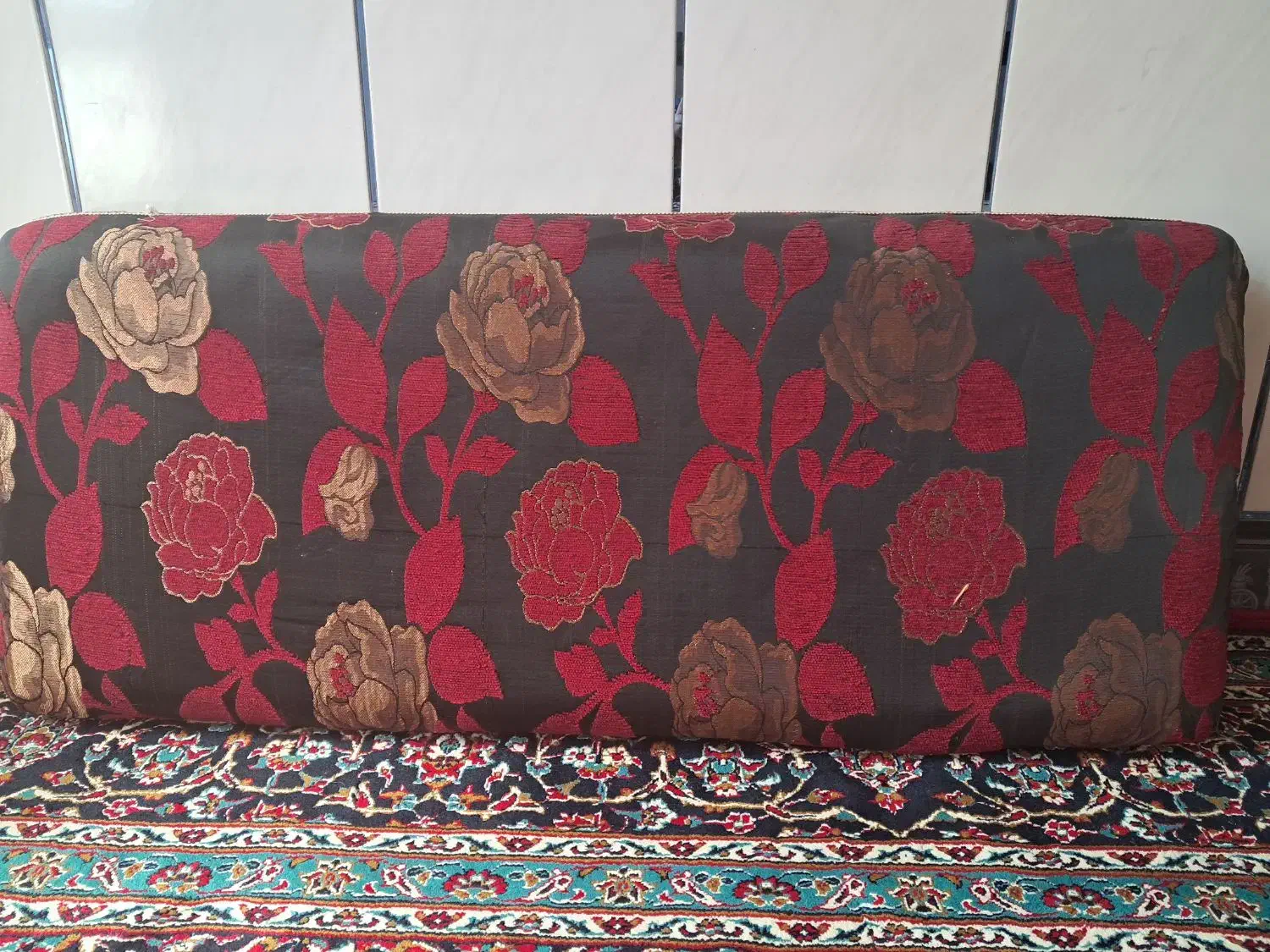 متکا|رختخواب، بالش، پتو|شهرکرد, |دیوار