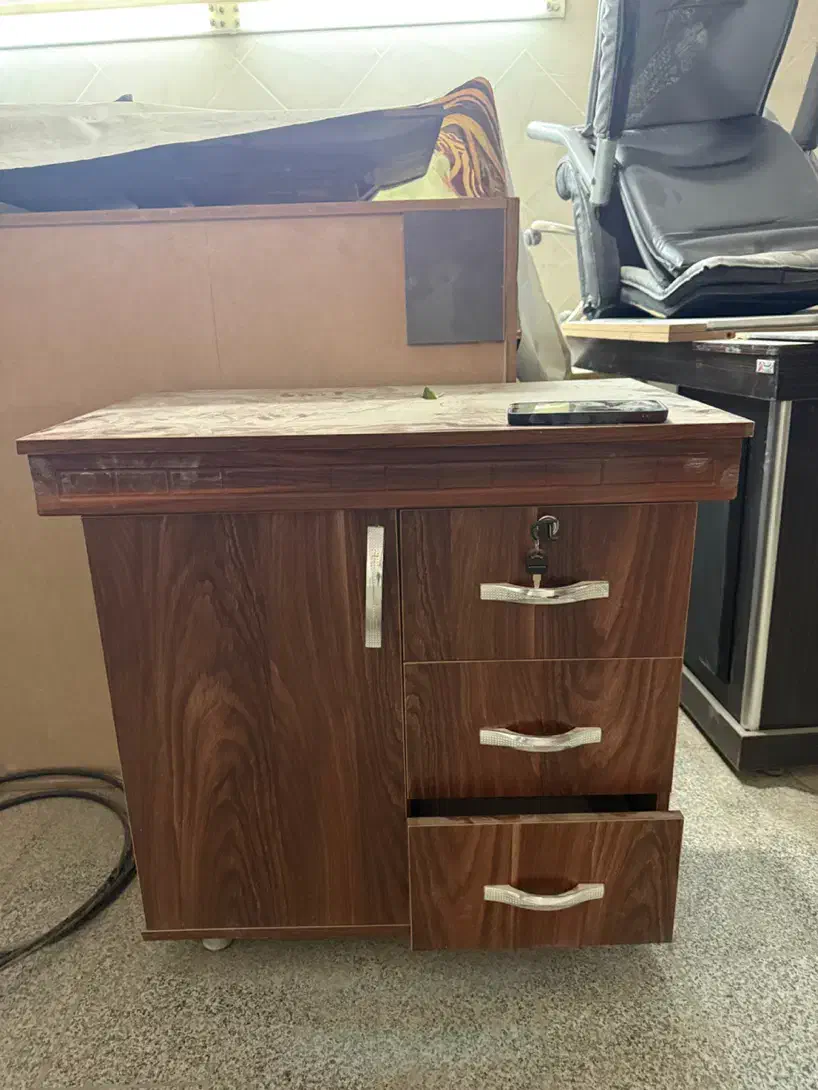 میز اداری|مبلمان اداری|یزد, |دیوار