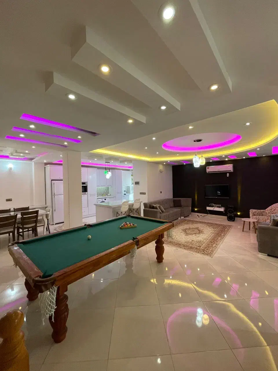 استخردار ۳ خوابه بیلیارد و فوتبال دستی انزلی|اجارهٔ کوتاه‌مدت آپارتمان و سوئیت|بندر انزلی, تربه گوده|دیوار