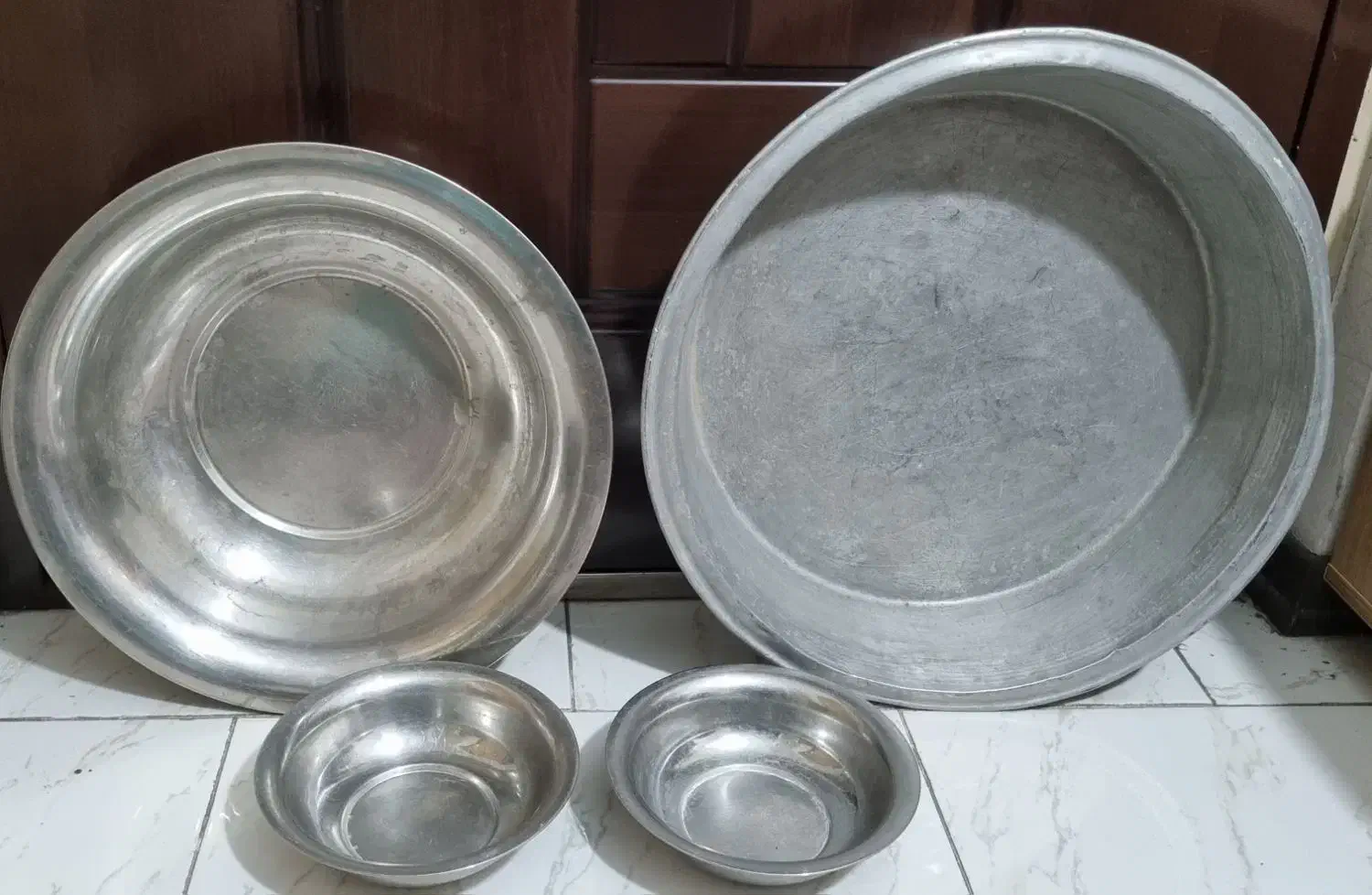 ۴ عدد تشت و کاسه روحی ، استیل قدیمی|کلکسیون اشیاء عتیقه|اندیشه, اندیشه فاز ۱|دیوار