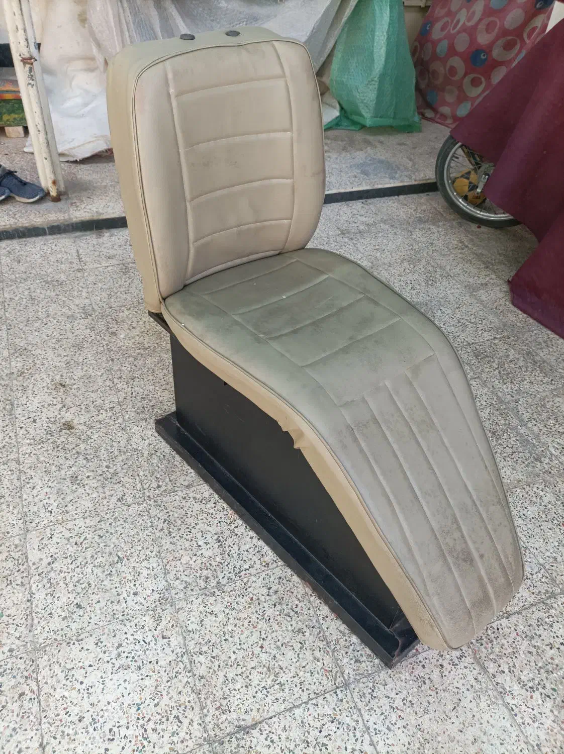 صندلی آرایشگاه|آرایشگاه و سالن‌های زیبایی|امیدیه, |دیوار