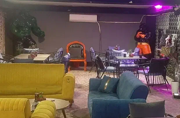 مجسمه هالک|مجسمه، تندیس، ماکت|باقرشهر, |دیوار