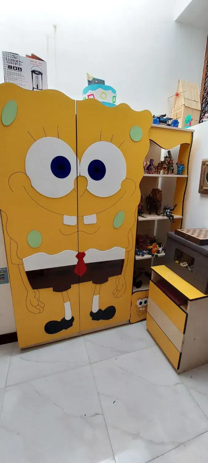 تخت نوجوان . کمد .ویترین|تخت و سرویس خواب|شیراز, دست خضر|دیوار