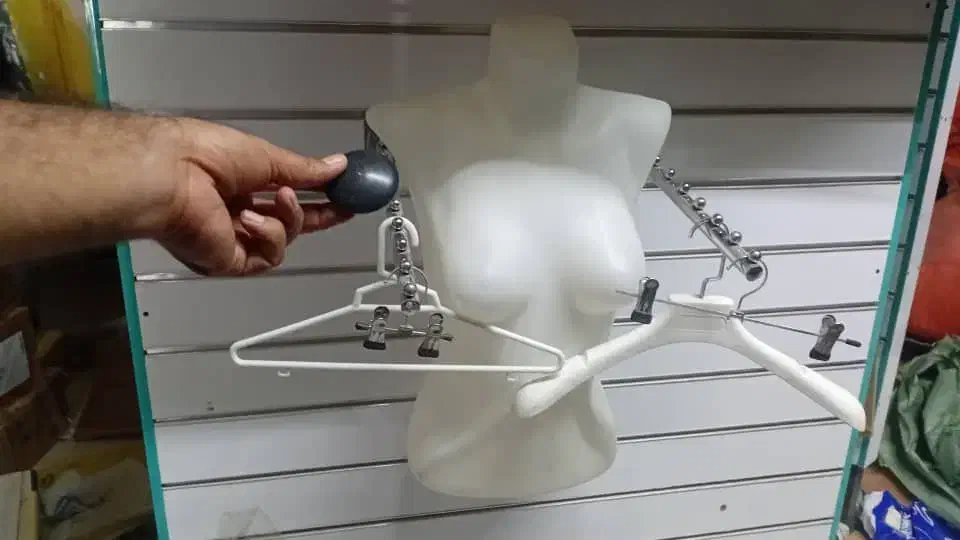 چوب لباسی پوشاک فروسی|فروشگاه و مغازه|لامرد, |دیوار