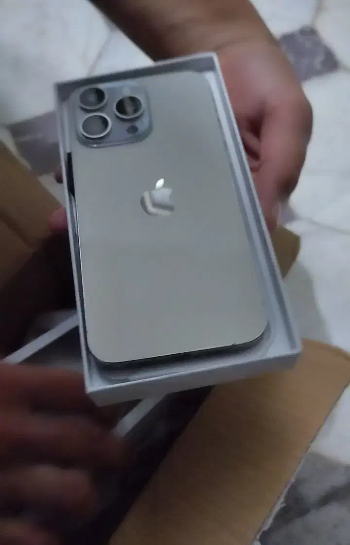 گوشی ایفون|موبایل|گرمه, |دیوار