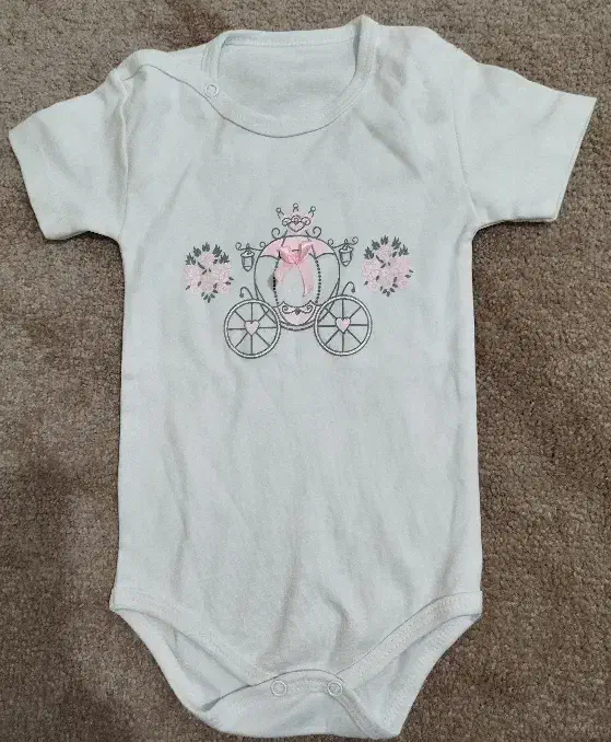 فروش لباس مناسب صفر تا شیش ماه|کفش و لباس بچه|دامغان, |دیوار