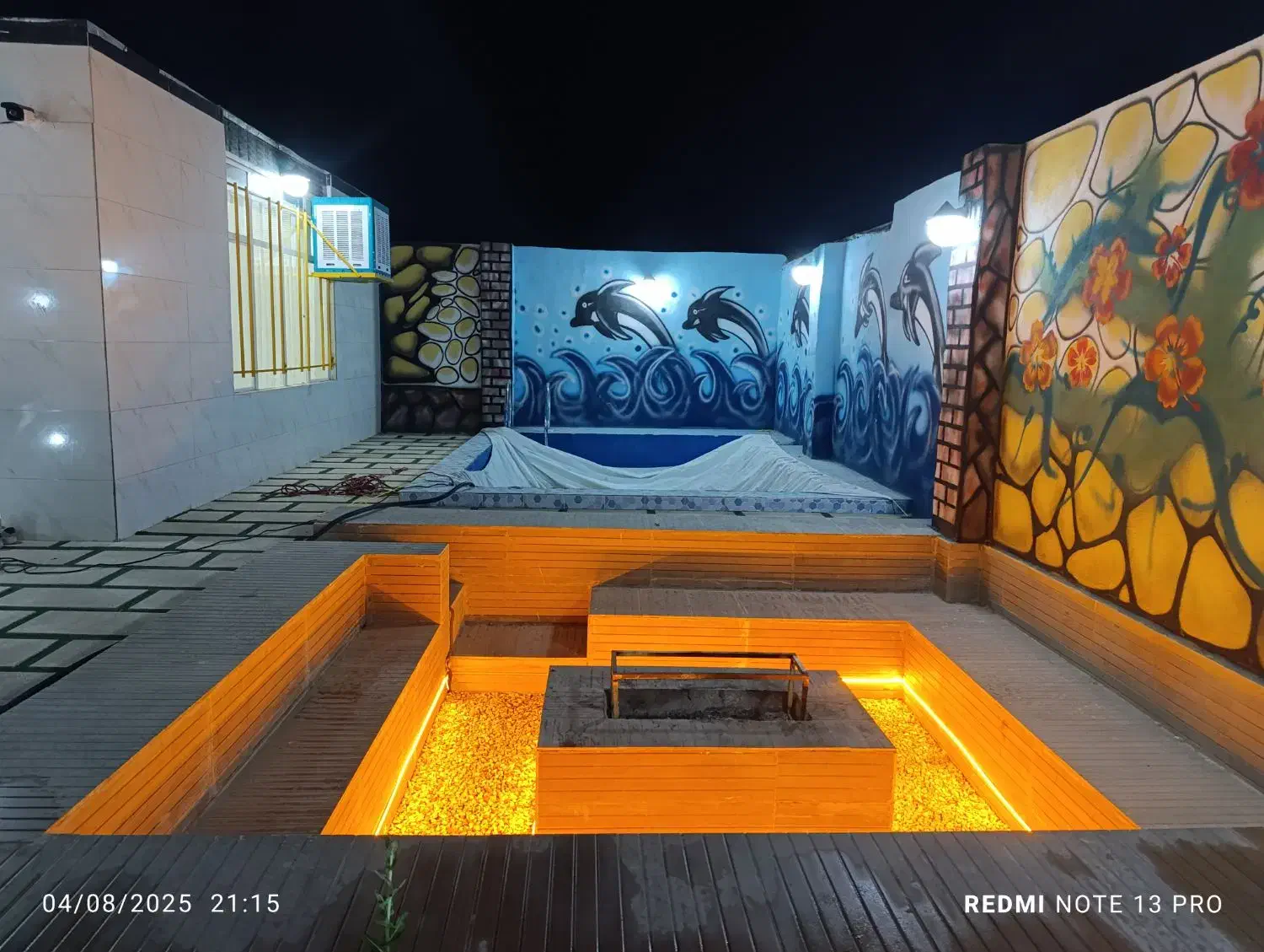 اجاره روزانه باغچه|اجارهٔ کوتاه‌مدت ویلا و باغ|رباط‌کریم, حصار مهتر|دیوار