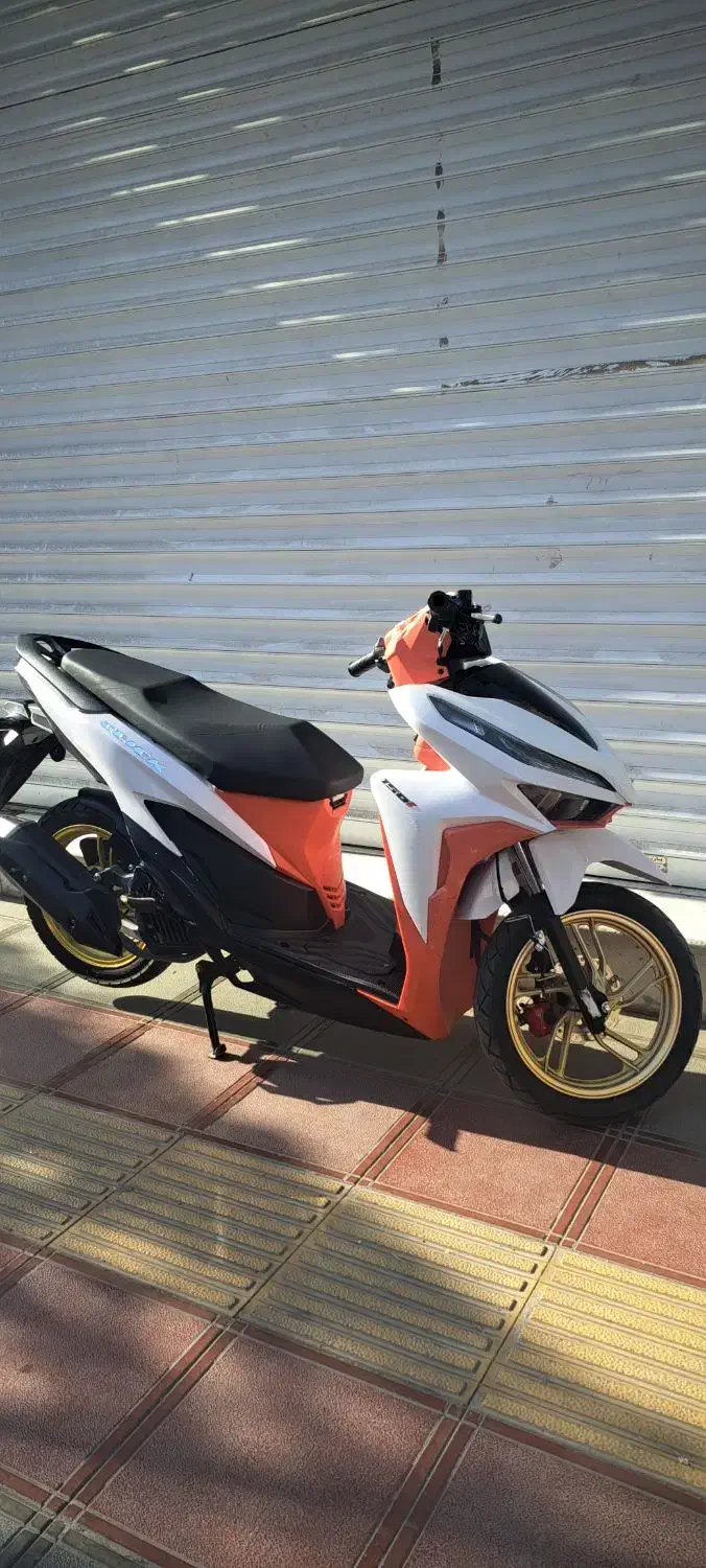 موتور کلیک ۴۰۲|موتورسیکلت|قم, باغ شریفی|دیوار