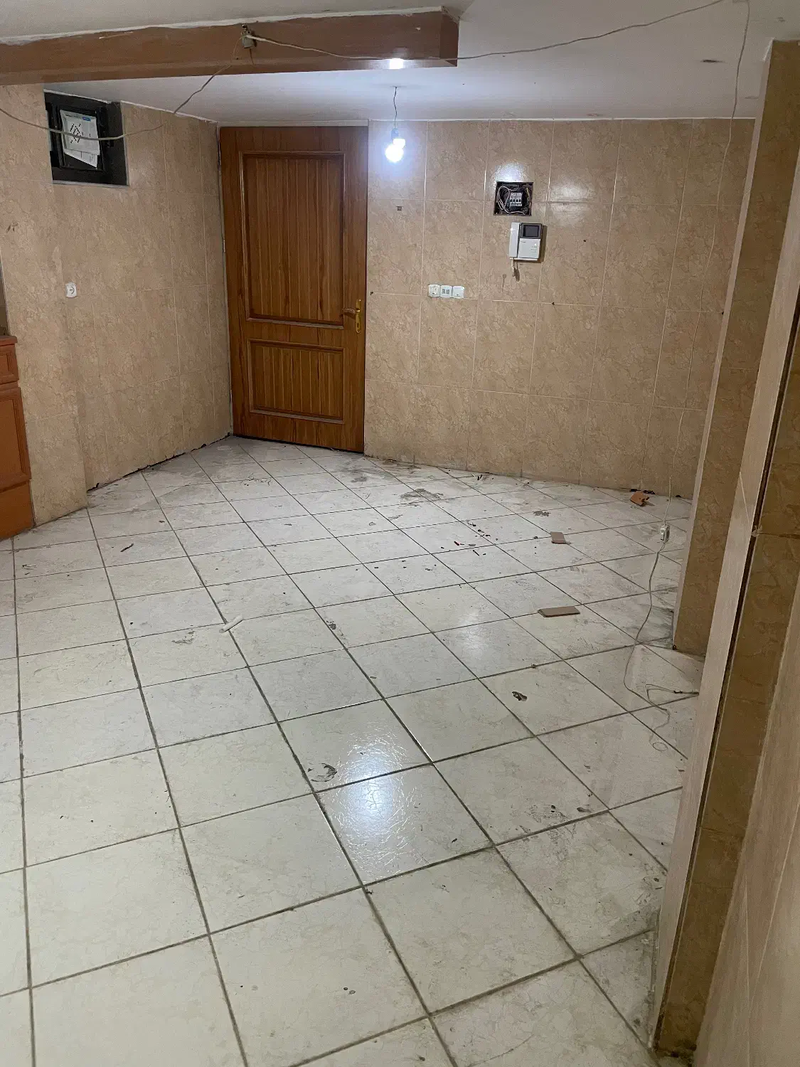 اجاره  انبار  یا دفتر کار یا سالن ارایشی یاخیاطی|اجارهٔ آپارتمان|اصفهان, نقش جهان|دیوار