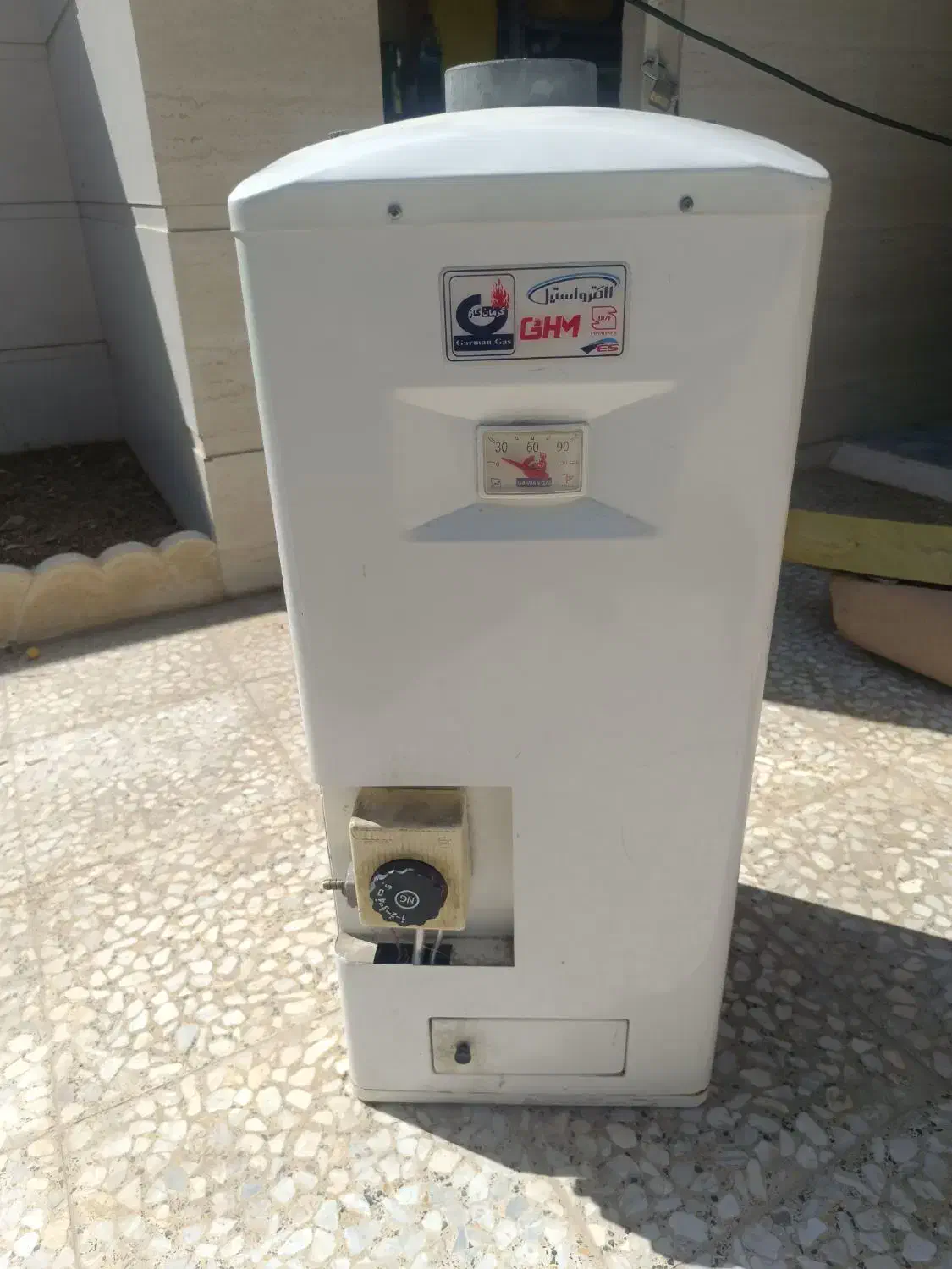 آبگرمکن گازی دیواری|آبگرمکن، پکیج، شوفاژ|کوهمره, |دیوار
