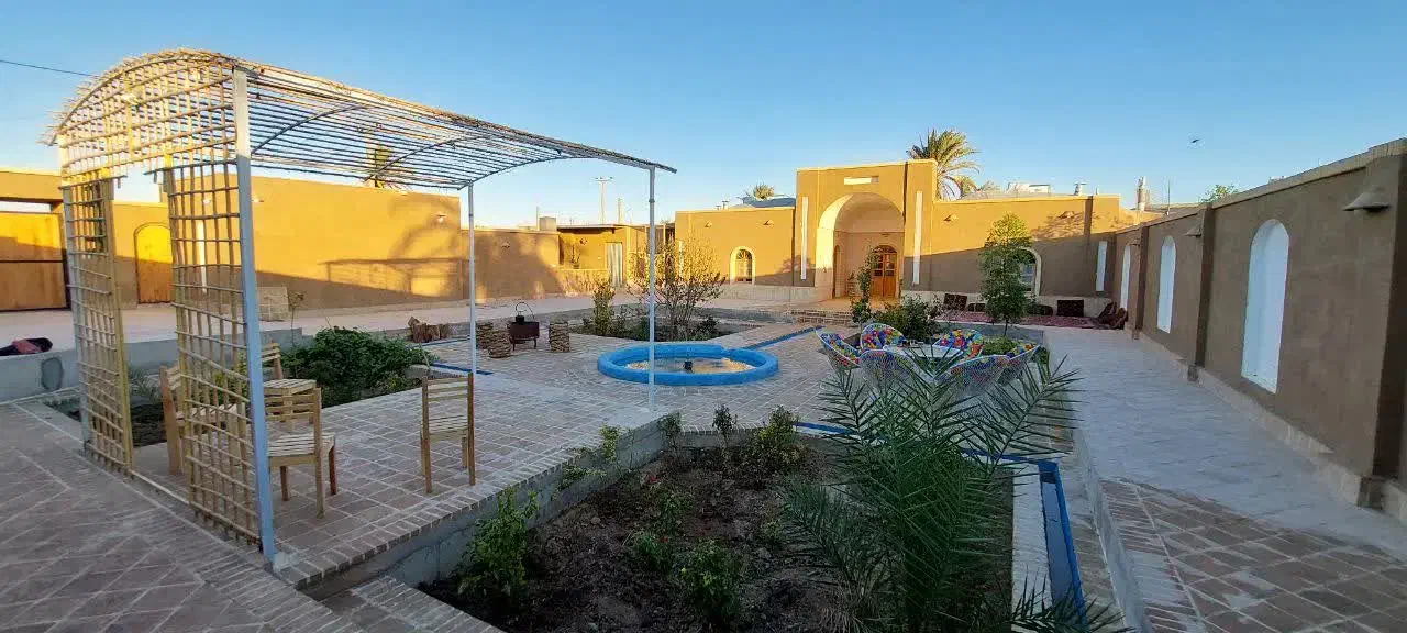 عمارت ملا احمد|اجارهٔ کوتاه‌مدت ویلا و باغ|طبس, |دیوار