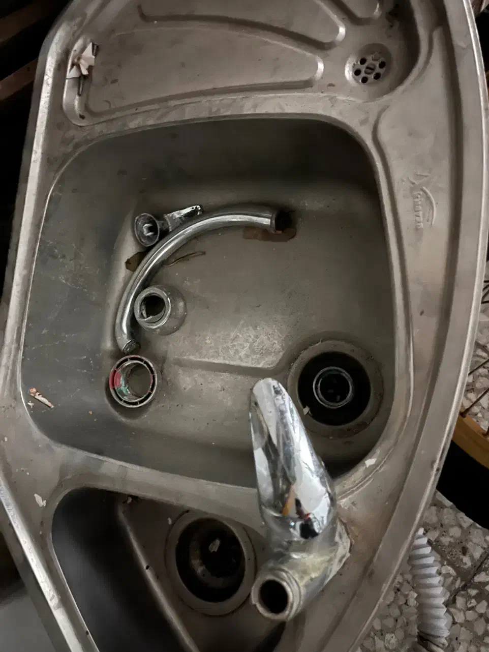 سینگ و متعلقات|لوازم سرویس بهداشتی|رشت, کوی جام جم|دیوار