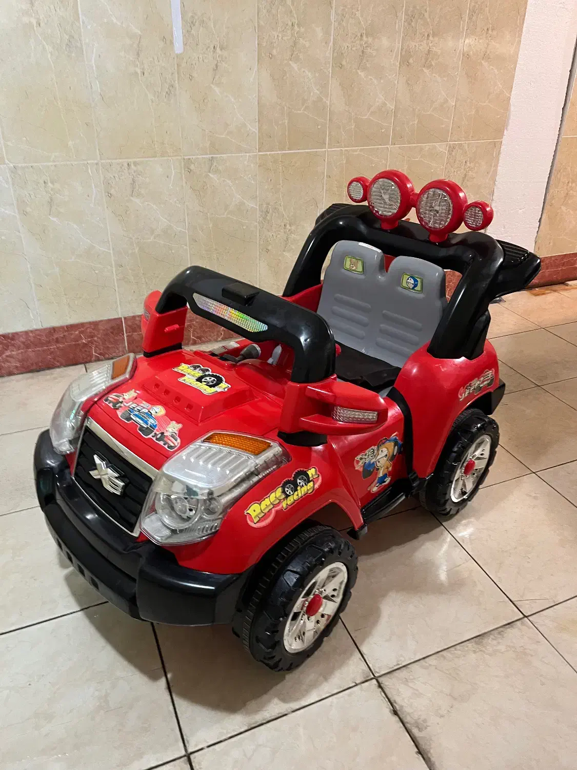 ماشین شارژی جیپ x8|اسباب‌بازی بچه|میاندوآب, |دیوار