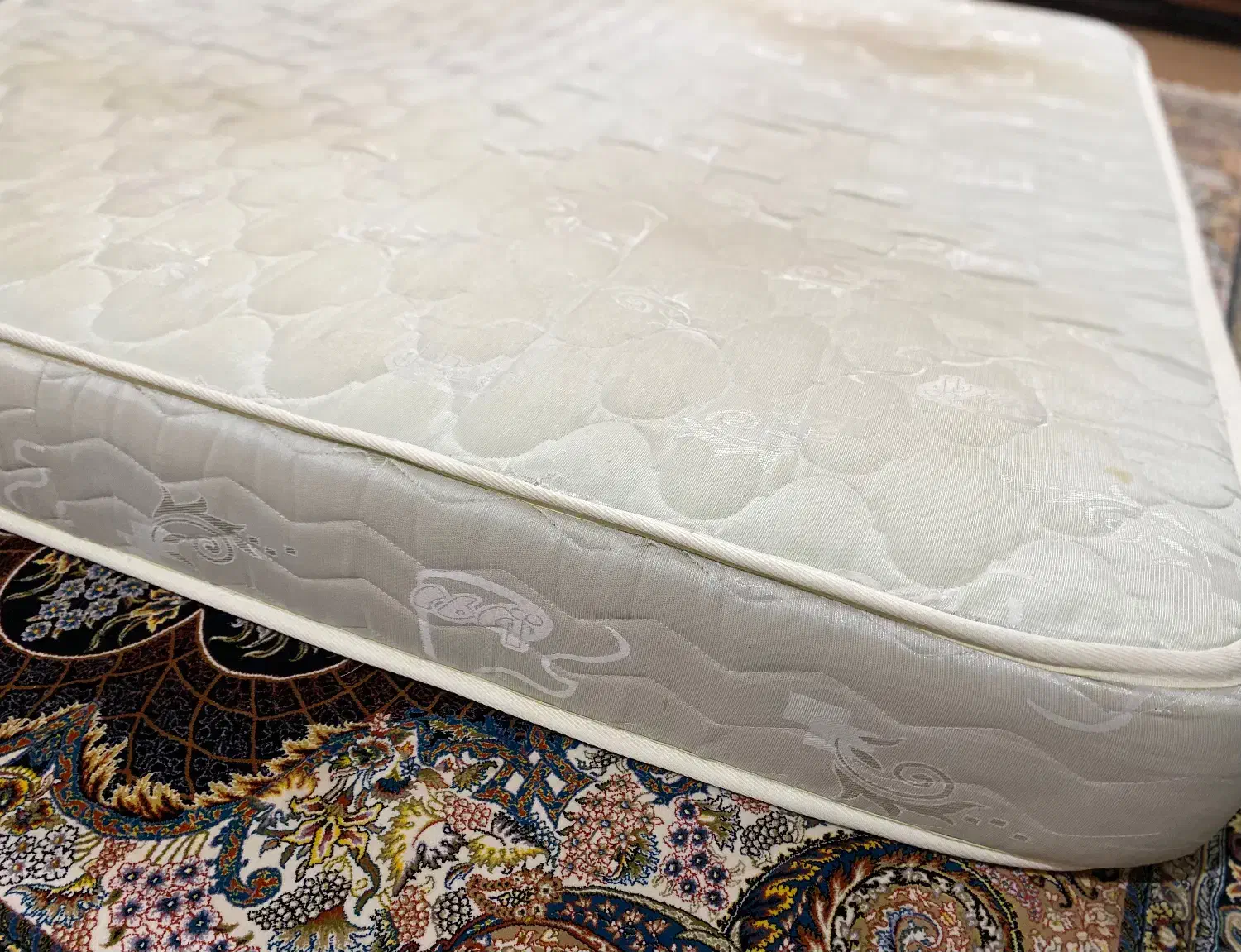 تشک|تشک تختخواب|تالش, هشتپر|دیوار