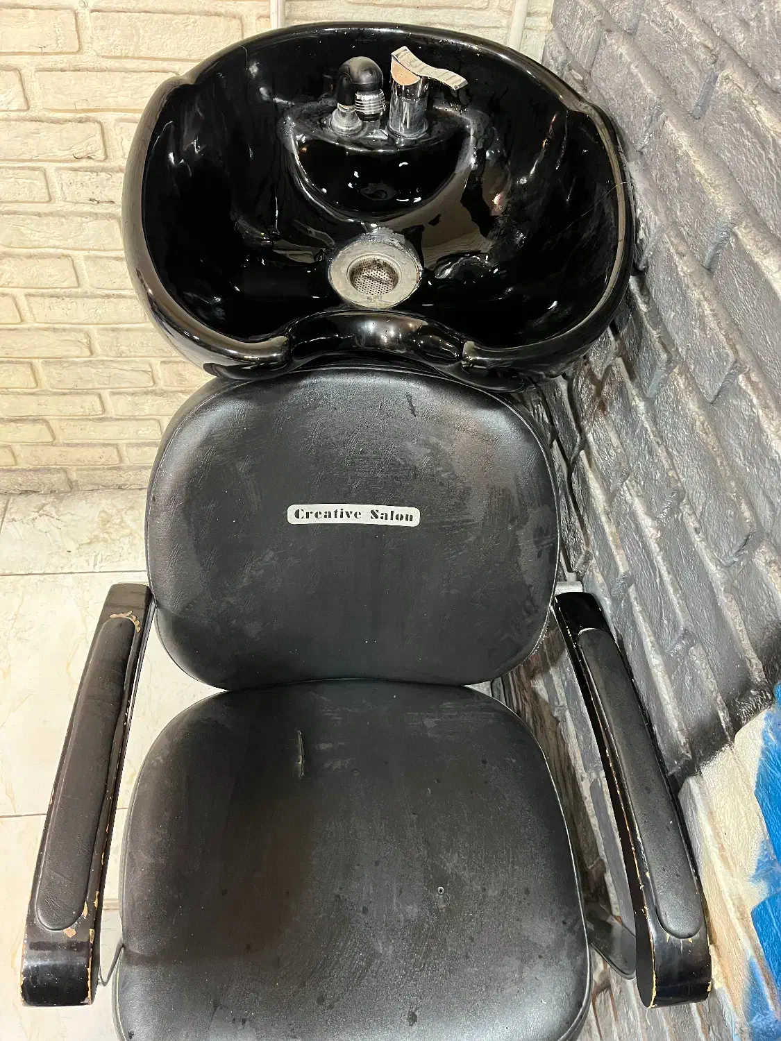 صندلی سرشور آرایشگاه|آرایشگاه و سالنهای زیبایی|اندیشه, اندیشه فاز ۱|دیوار