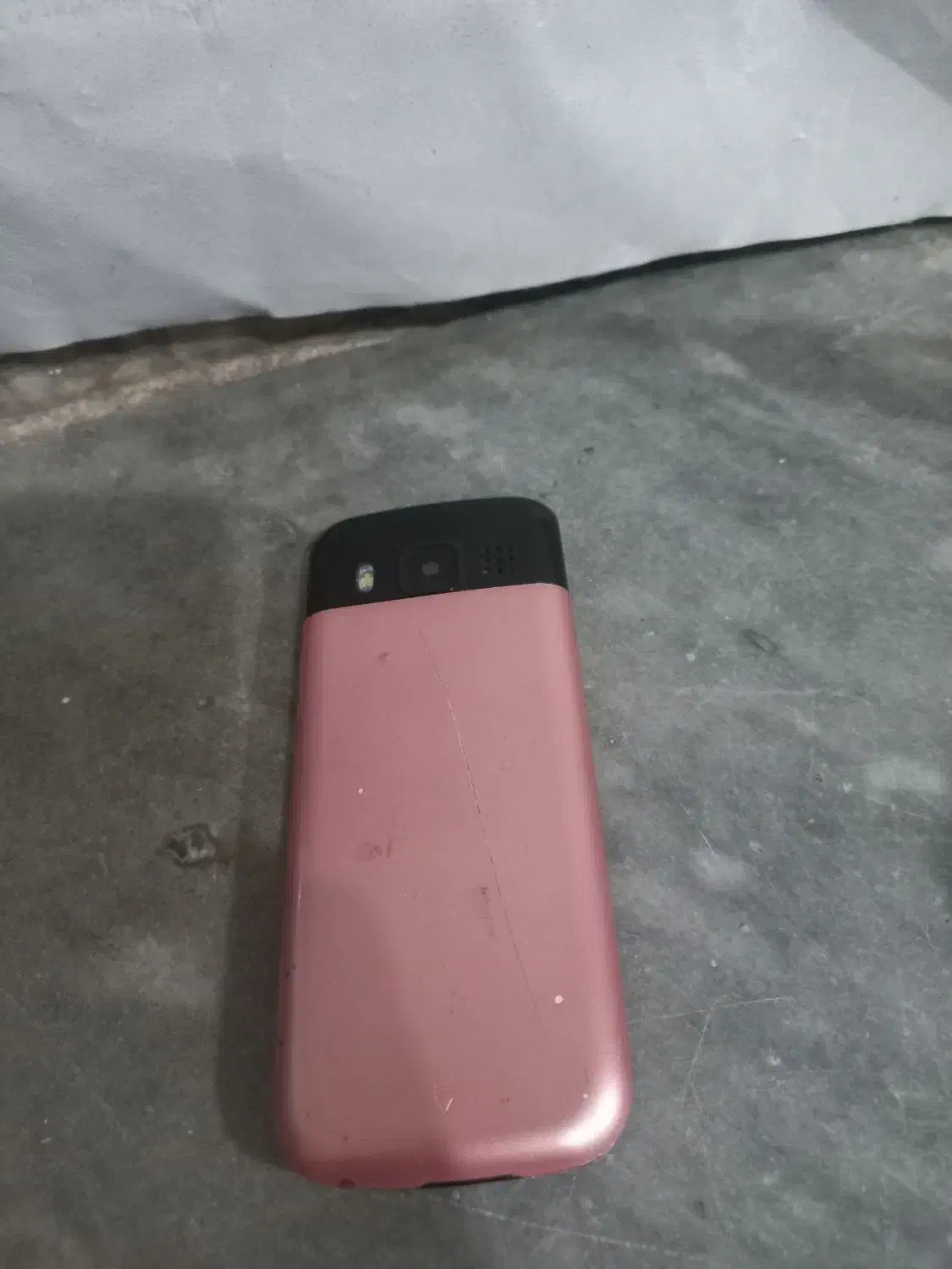 گوشی فوری|موبایل|قم, چهل درخت‎|دیوار