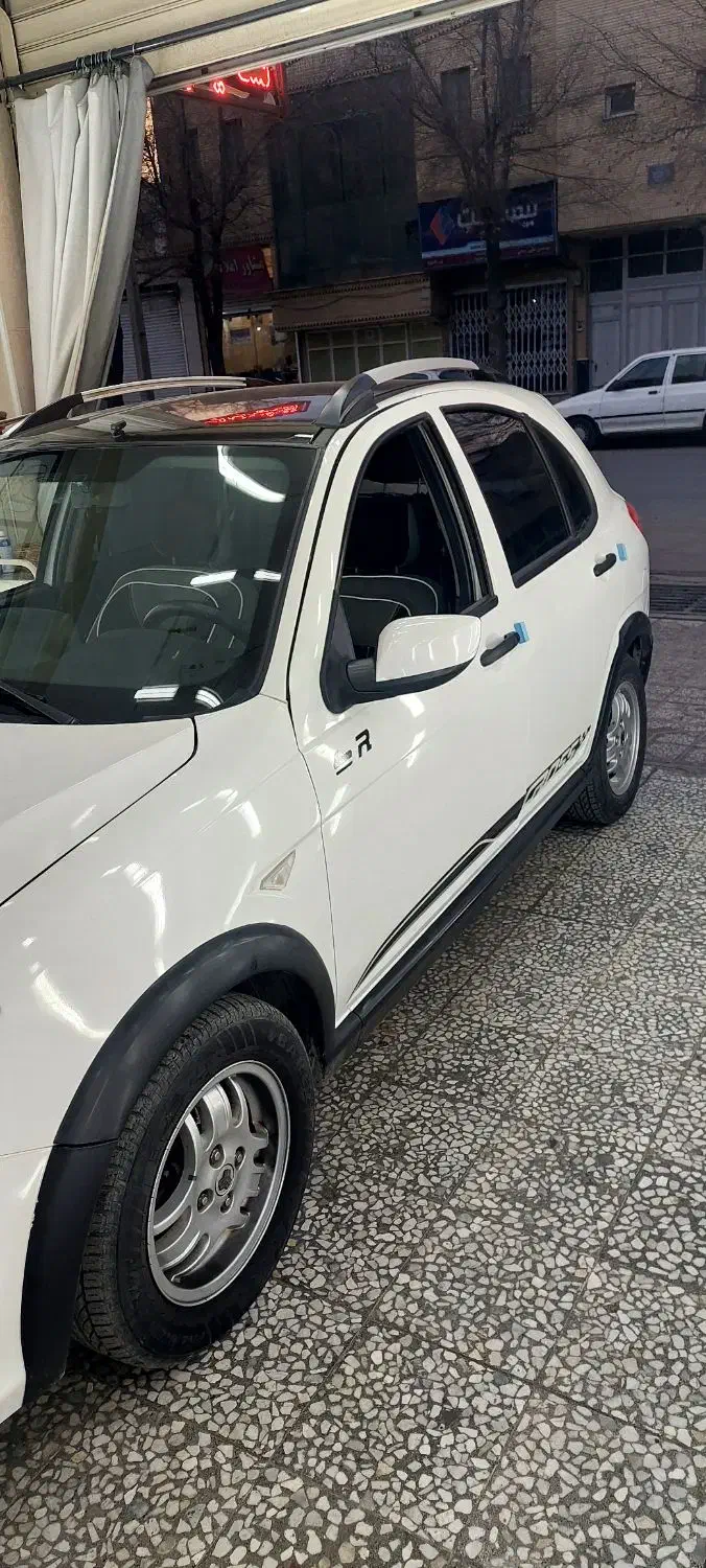 کوییک سفیدمشکی مدل۹۹|خودرو سواری و وانت|بروجن, |دیوار