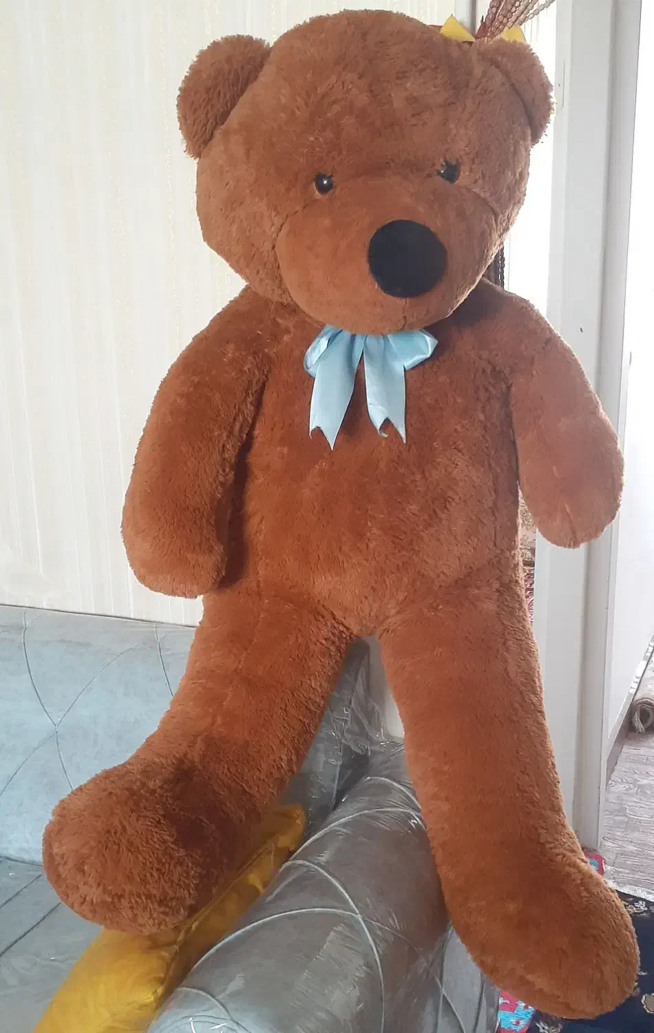 عروسک|اسباببازی|رباطکریم, رباطکریم|دیوار