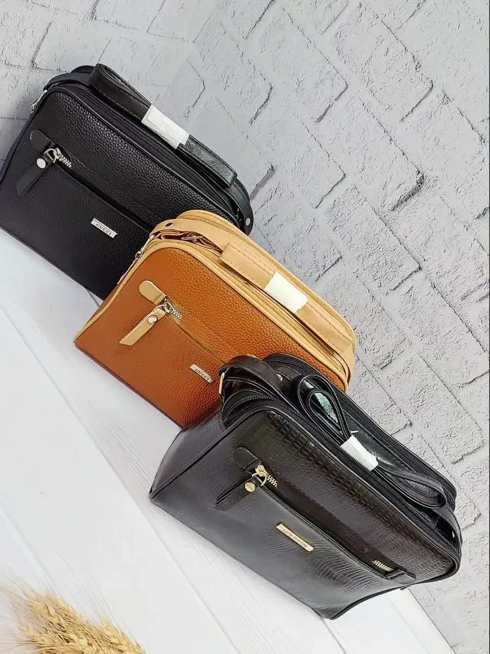 کیف روز زن/مادر|کیف، کفش، کمربند|کاشان, میدان کهنه|دیوار